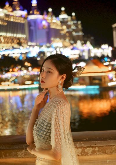 极品美女在线观看免费_720视频大全